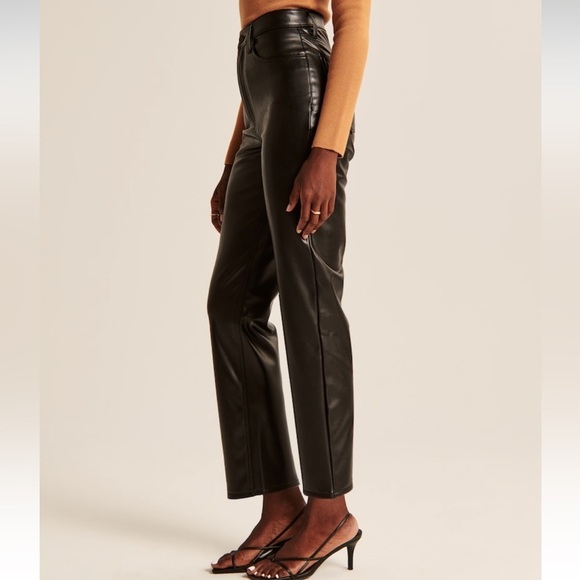 Abercrombie & Fitch Vegan Leather Straight Leg Pants, Short, Size 29 / 8 - Picture 4 of 16